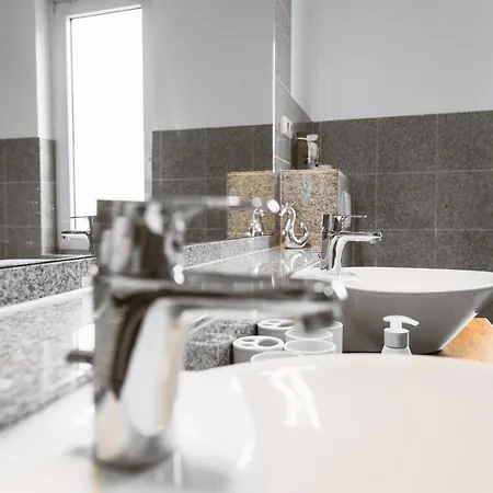 Exklusives Apartment Im Historischen Wohnhaus Mit Kamin, Bad & Viel Platz Bremerhaven Buitenkant foto